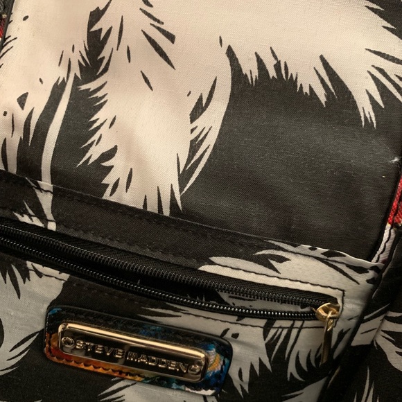 Steve Madden small floral purse - Picture 2 of 4